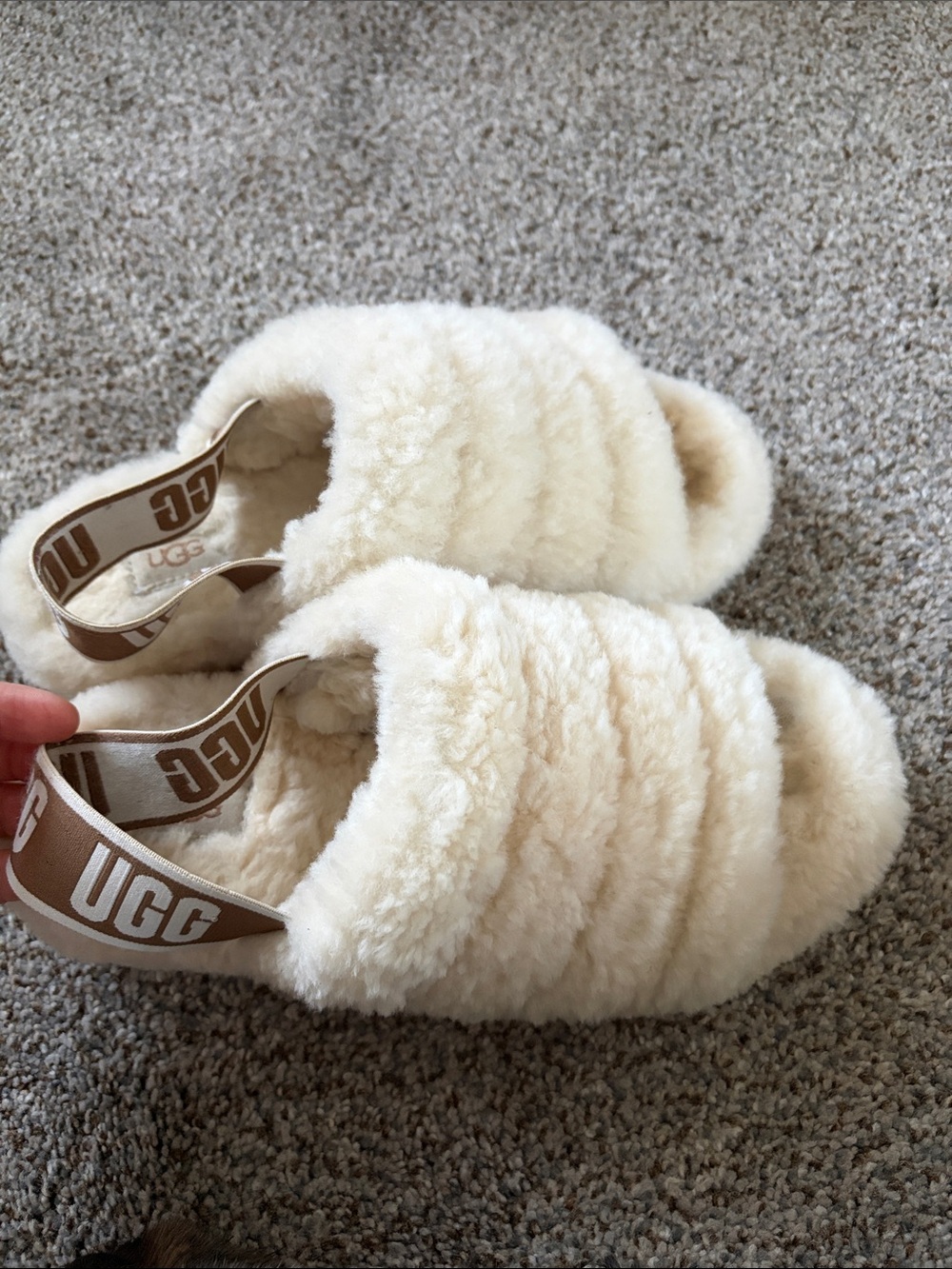 UGG women’s cream platform slipper size 8